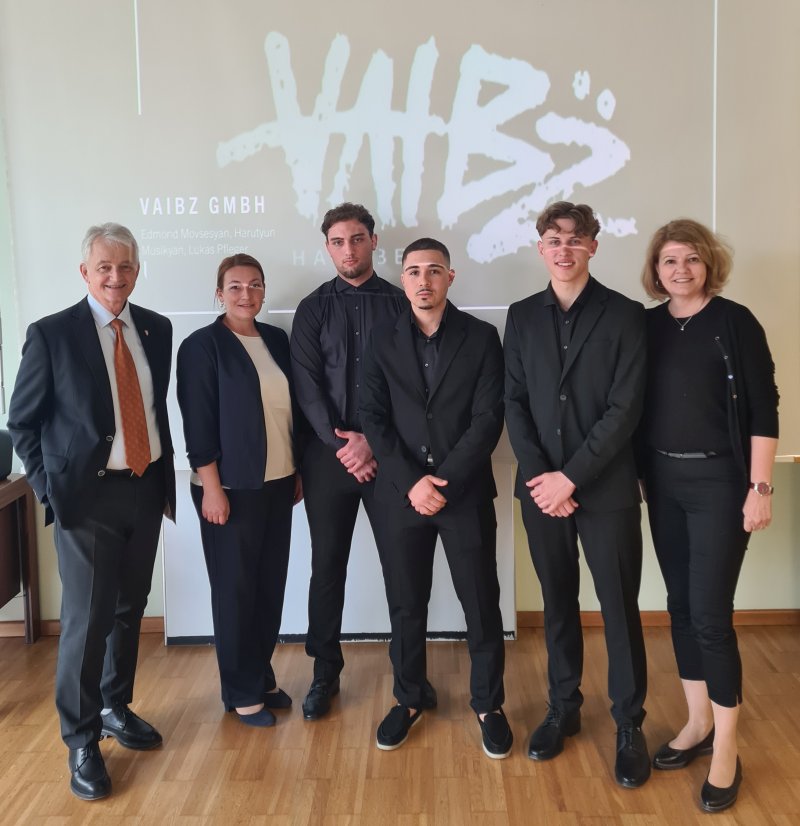 Präsentation & Diskussion der Diplomarbeiten